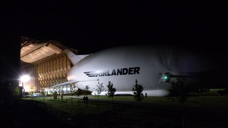 World’s Largest Aircraft Completes its first Flight