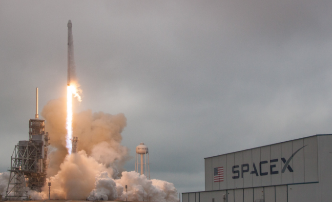 SpaceX will send 2 people on a Trip around the Moon next Year