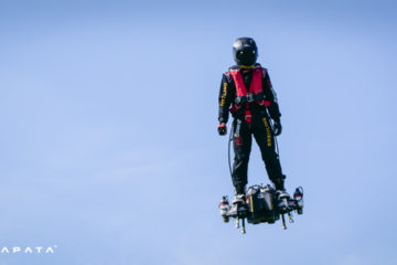 Future Sports : Riding the Jet Powered FlyBoard Air ( Video )